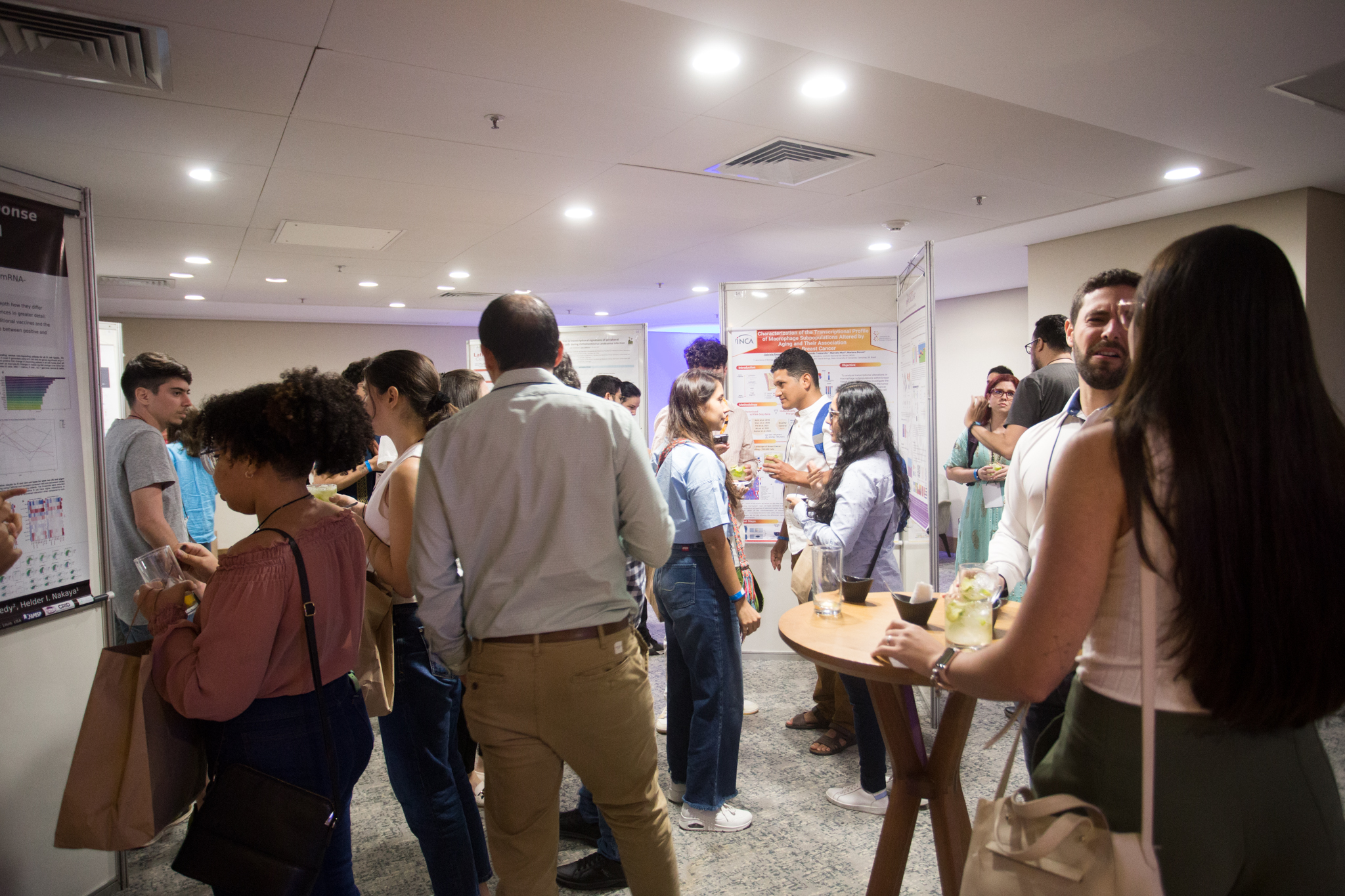 Networking during a poster session at the 2024 Single Cell Symposium 